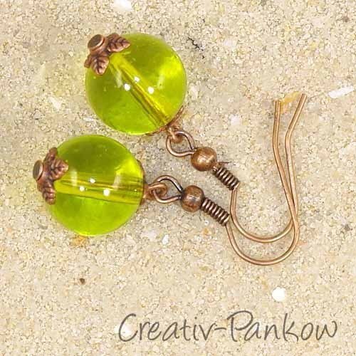 Kupferfarbene Ohrhänger "Olivegrüne Glas-Perlen" 12mm